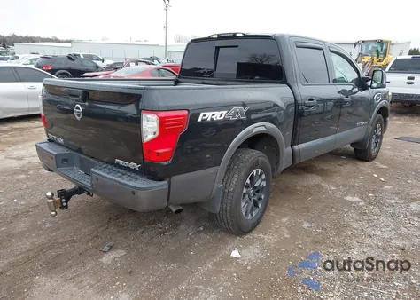 2017 Nissan Titan Pro-4X z USA, uszkodzony, nr VIN 1N6AA1E55HN569627